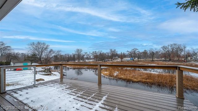 6072 Brockway Street, Commerce Twp, MI 48382