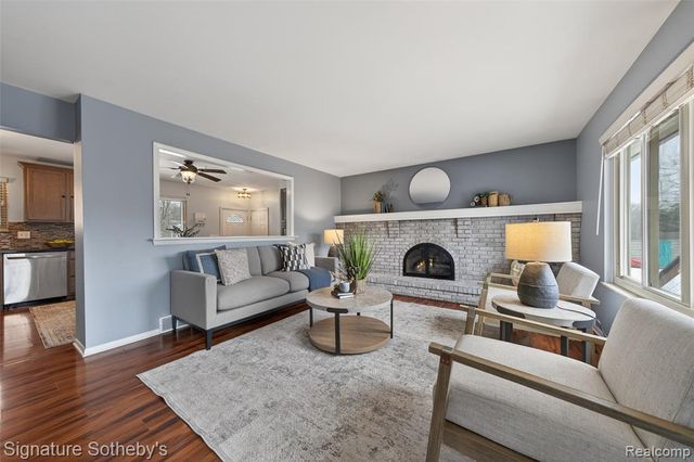 6072 Brockway Street, Commerce Twp, MI 48382