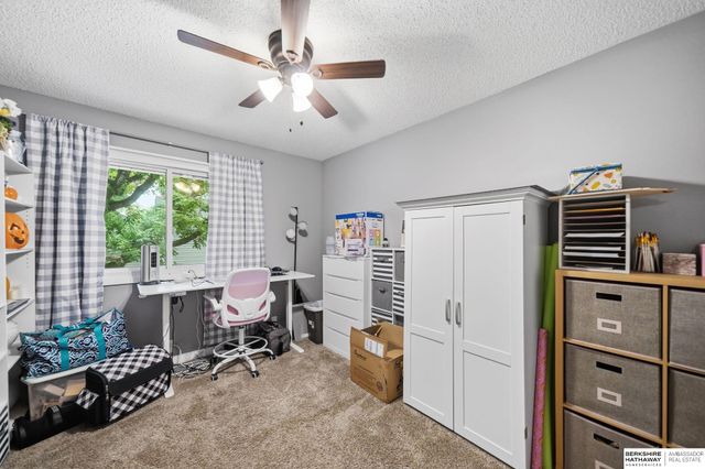 6220 Fleetwood Drive, Lincoln, NE 68516