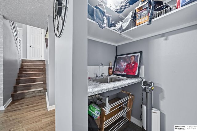 6220 Fleetwood Drive, Lincoln, NE 68516