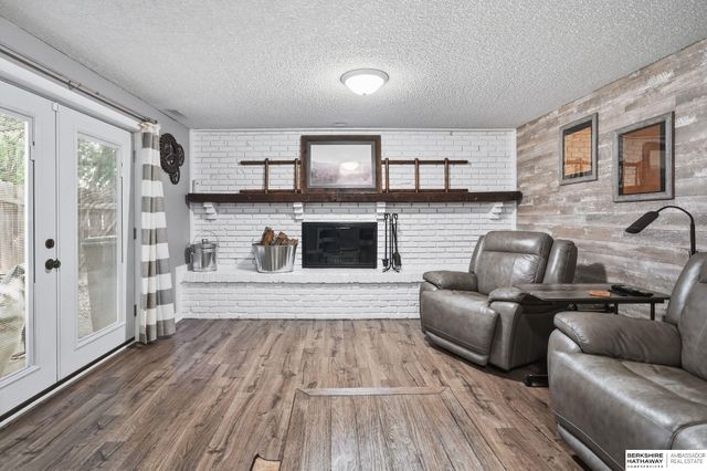6220 Fleetwood Drive, Lincoln, NE 68516