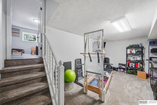 6220 Fleetwood Drive, Lincoln, NE 68516