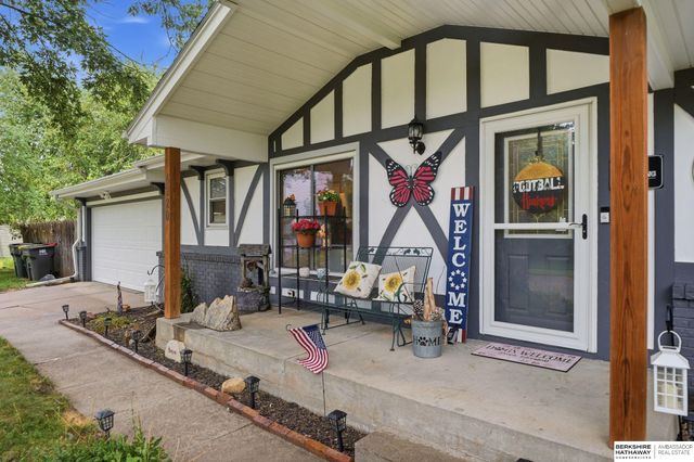 6220 Fleetwood Drive, Lincoln, NE 68516