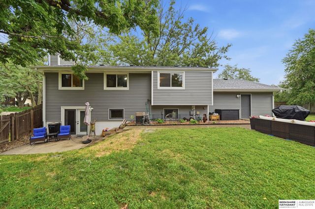 6220 Fleetwood Drive, Lincoln, NE 68516