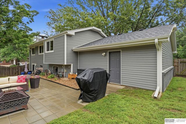 6220 Fleetwood Drive, Lincoln, NE 68516