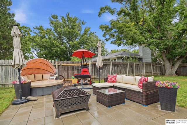6220 Fleetwood Drive, Lincoln, NE 68516