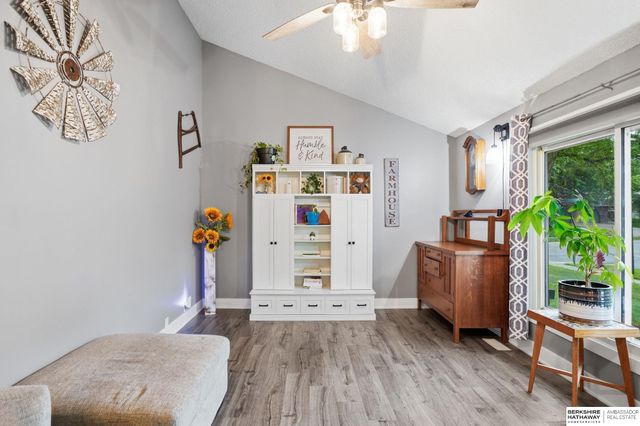 6220 Fleetwood Drive, Lincoln, NE 68516