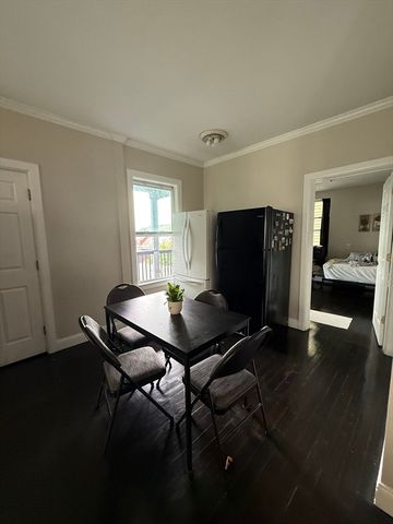 237 Highland Ave. 2, Somerville, MA 02143