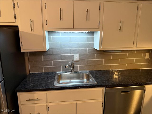 4183 Columbia Road 121, North Olmsted, OH 44070