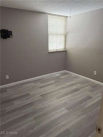 4183 Columbia Road 121, North Olmsted, OH 44070