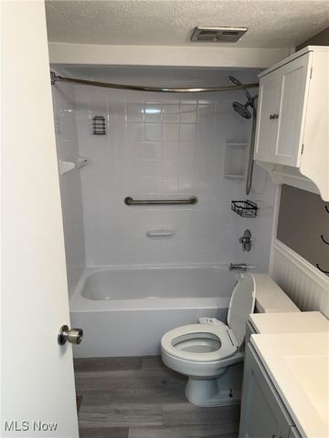 4183 Columbia Road 121, North Olmsted, OH 44070