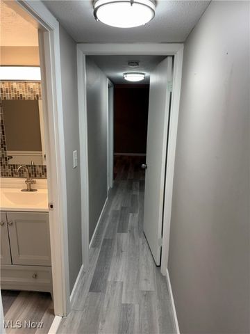 4183 Columbia Road 121, North Olmsted, OH 44070