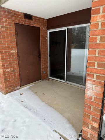 4183 Columbia Road 121, North Olmsted, OH 44070