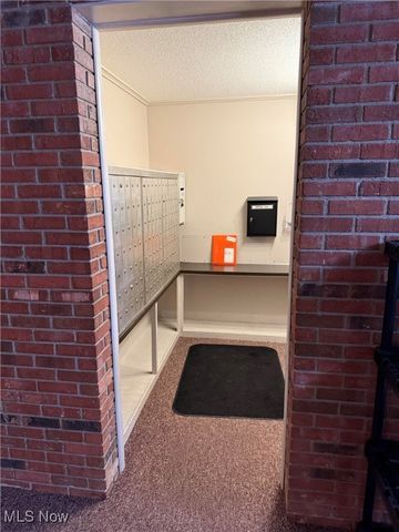 4183 Columbia Road 121, North Olmsted, OH 44070