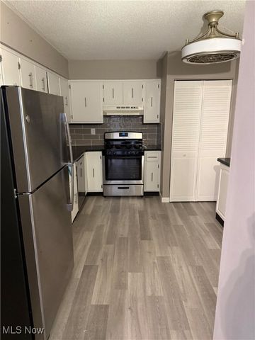 4183 Columbia Road 121, North Olmsted, OH 44070