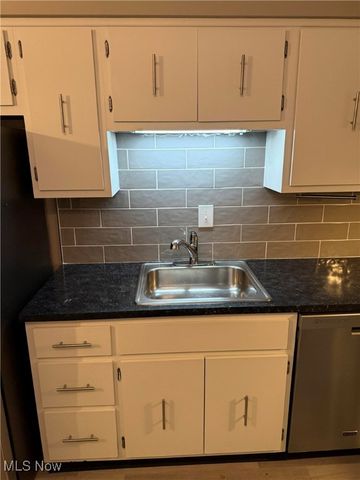 4183 Columbia Road 121, North Olmsted, OH 44070