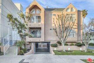 11205 Peach Grove Street, North Hollywood (los Angeles), CA 91601