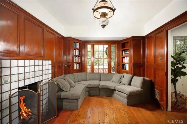 3117 Sparr Boulevard, Glendale, CA 91208