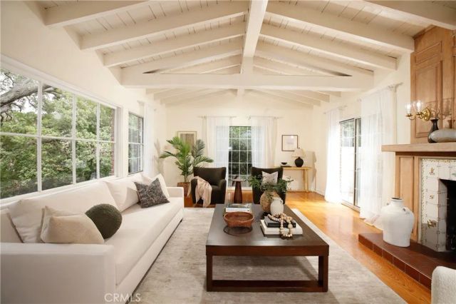 3117 Sparr Boulevard, Glendale, CA 91208