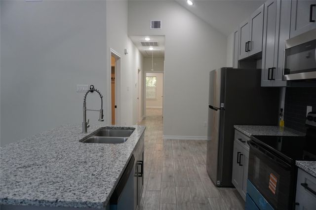 9868 Arbor Oak, Willis, TX 77318