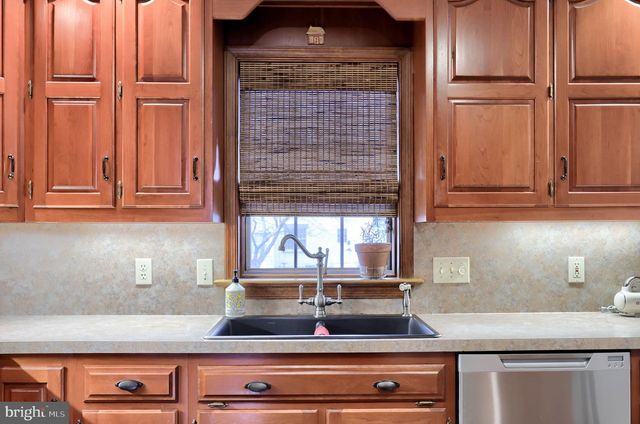 131 MILTON CIR, Lititz, PA 17543