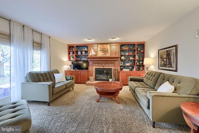 131 MILTON CIR, Lititz, PA 17543