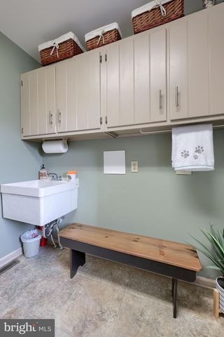 131 MILTON CIR, Lititz, PA 17543