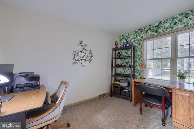 131 MILTON CIR, Lititz, PA 17543