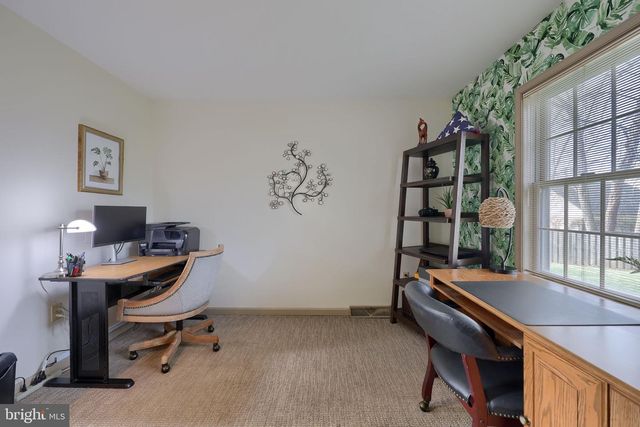 131 MILTON CIR, Lititz, PA 17543