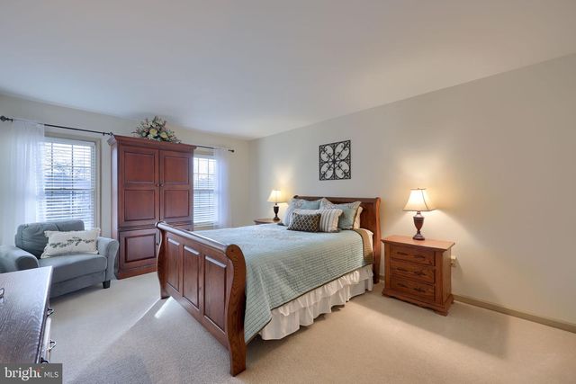 131 MILTON CIR, Lititz, PA 17543