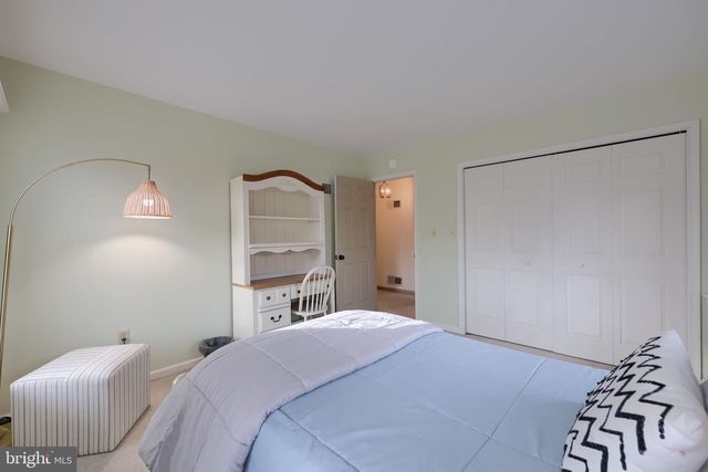 131 MILTON CIR, Lititz, PA 17543