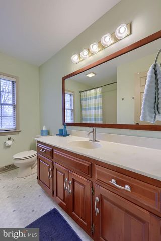 131 MILTON CIR, Lititz, PA 17543