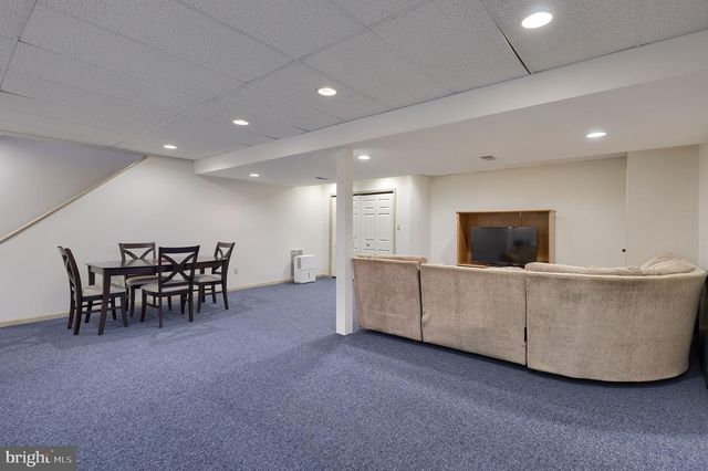 131 MILTON CIR, Lititz, PA 17543