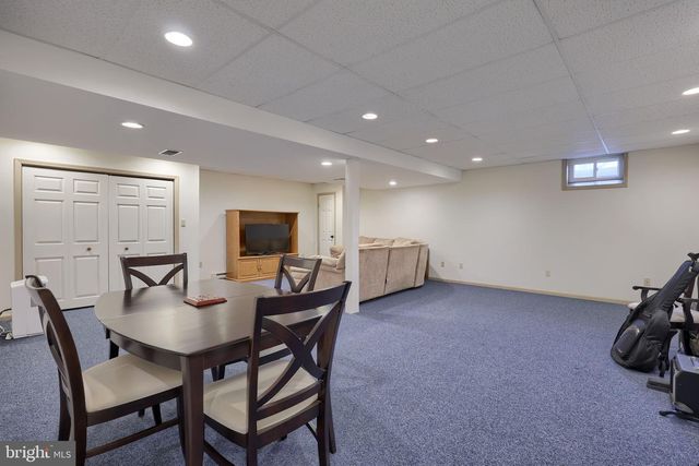 131 MILTON CIR, Lititz, PA 17543