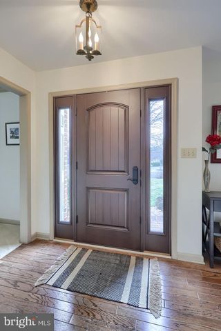 131 MILTON CIR, Lititz, PA 17543