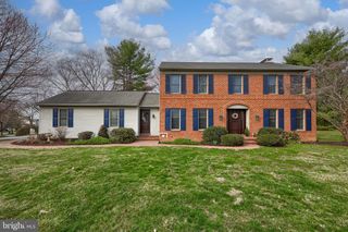 131 MILTON CIR, Lititz, PA 17543