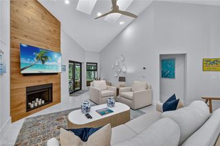 95 Cypress View DR, Naples, FL 34113
