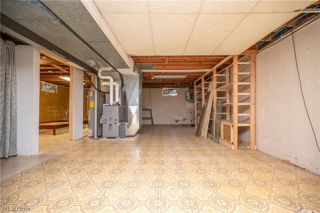 7627 Catherine Street, Masury, OH 44438