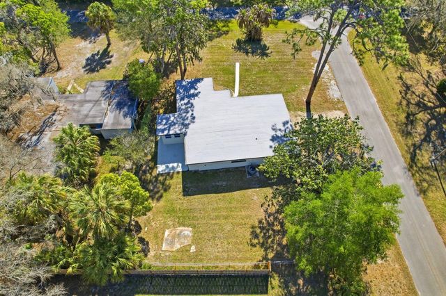 1304 NE 5TH AVENUE, Crystal River, FL 34428