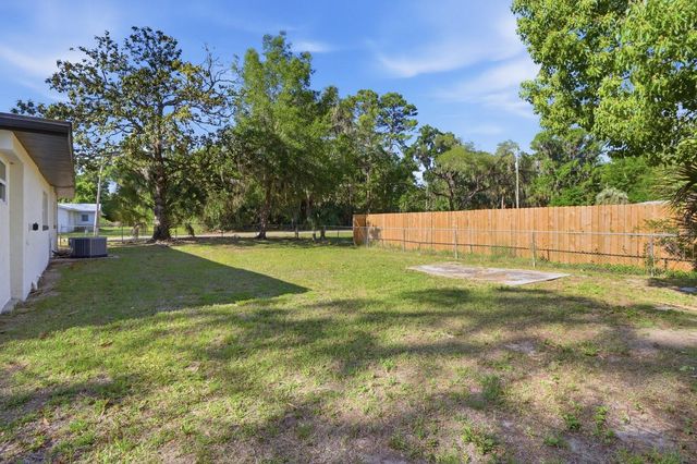 1304 NE 5TH AVENUE, Crystal River, FL 34428