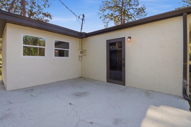 1304 NE 5TH AVENUE, Crystal River, FL 34428