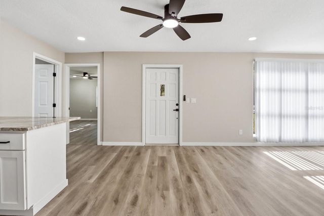 1304 NE 5TH AVENUE, Crystal River, FL 34428