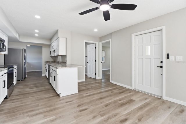 1304 NE 5TH AVENUE, Crystal River, FL 34428