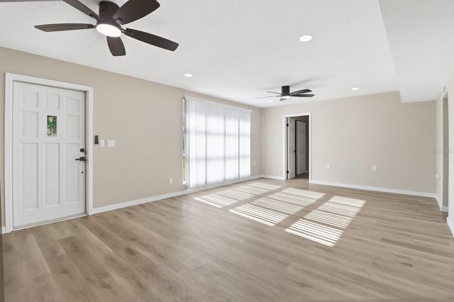1304 NE 5TH AVENUE, Crystal River, FL 34428