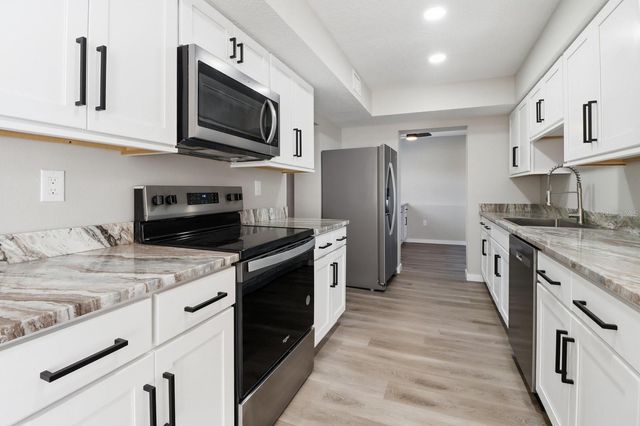 1304 NE 5TH AVENUE, Crystal River, FL 34428