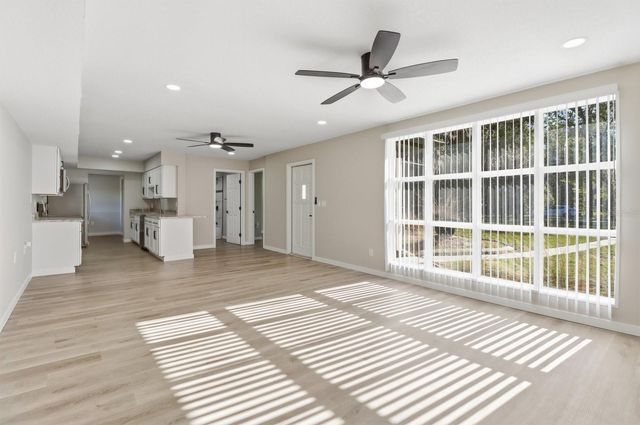 1304 NE 5TH AVENUE, Crystal River, FL 34428