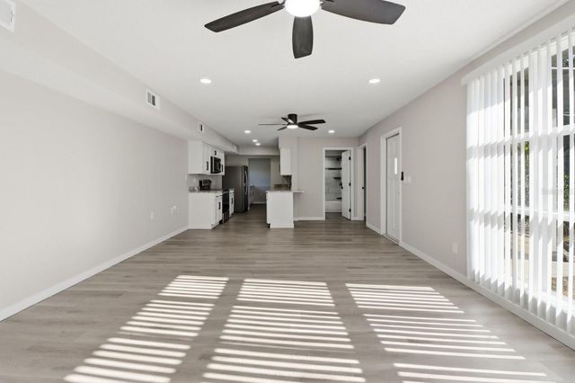 1304 NE 5TH AVENUE, Crystal River, FL 34428