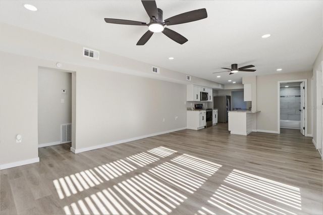 1304 NE 5TH AVENUE, Crystal River, FL 34428
