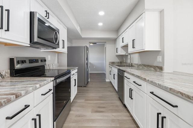 1304 NE 5TH AVENUE, Crystal River, FL 34428