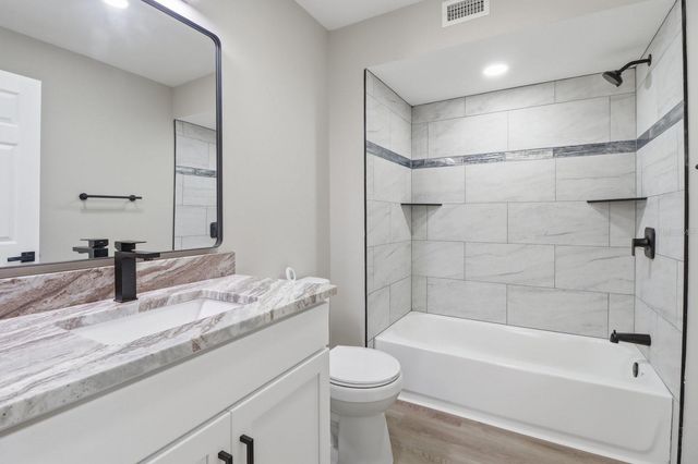 1304 NE 5TH AVENUE, Crystal River, FL 34428